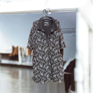 Express Paisley Moisture Wicking Stretch Shirt